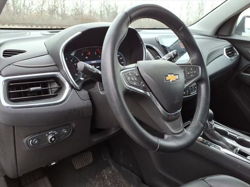 Used 2023 Chevrolet Equinox Premier image 16