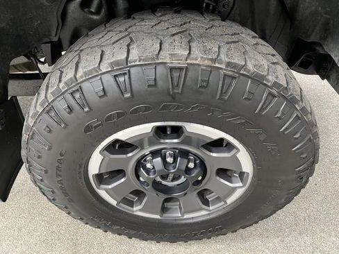 Used 2024 Ford F350 Platinum w/ Tremor Off-Road Package image 16