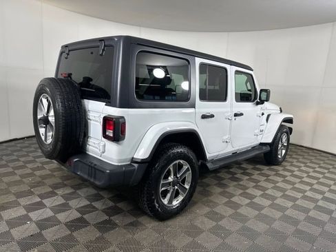 Used 2020 Jeep Wrangler Unlimited Sahara AWD/4WD image 3
