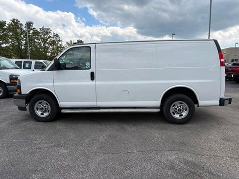 Used 2024 GMC Savana 2500 w/ Driver Convenience Package RWD image 2