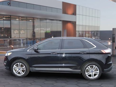Used 2018 Ford Edge Titanium image 4