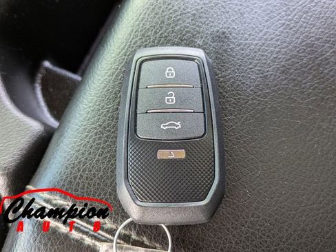 Used 2019 RAM 1500 Laramie RWD image 31