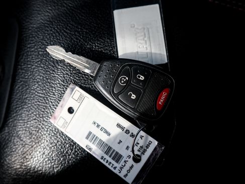 Used 2016 Jeep Wrangler Unlimited Sahara image 34