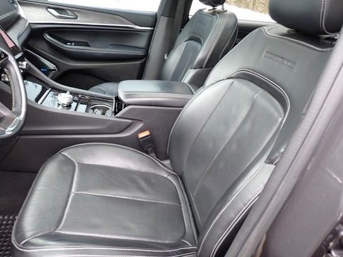 Certified 2022 Jeep Grand Cherokee L Overland image 17