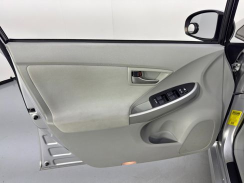 Used 2015 Toyota Prius Two image 34