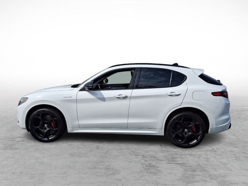 Used 2023 Alfa Romeo Stelvio Veloce AWD/4WD image 2