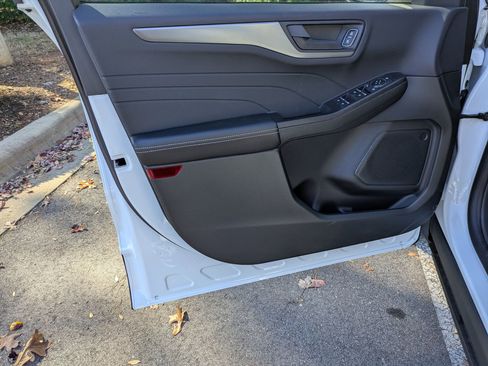 New 2026 Ford Escape Active image 9