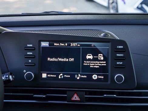 New 2026 Hyundai Elantra SE image 16