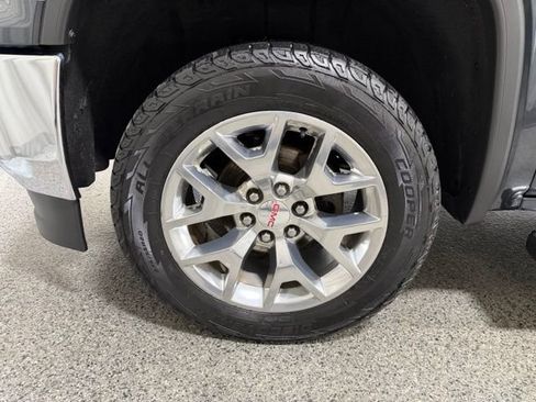 Used 2018 GMC Sierra 1500 SLT w/ SLT Premium Package AWD/4WD image 29