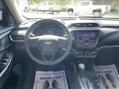 Used 2022 Chevrolet TrailBlazer LT w/ Convenience Package FWD image 15