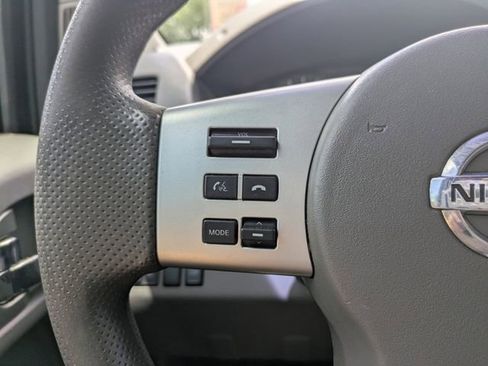 Used 2014 Nissan Frontier SV RWD image 21