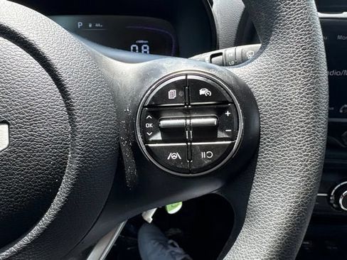 Used 2025 Kia Soul LX FWD image 28