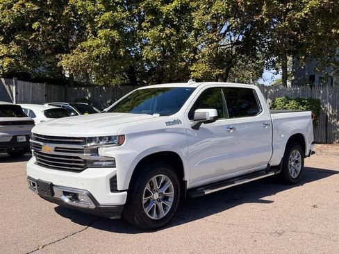 Used 2022 Chevrolet Silverado 1500 High Country w/ Z71 Off-Road Package AWD/4WD image 2