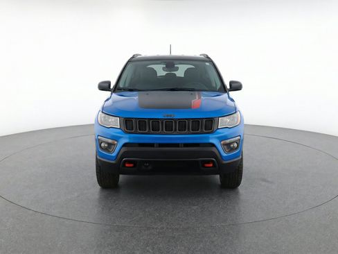 Used 2025 Jeep Compass Trailhawk AWD/4WD image 2