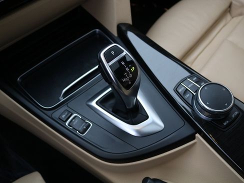 Used 2018 BMW 330i xDrive 330xi Sedan w/ Premium Package image 31