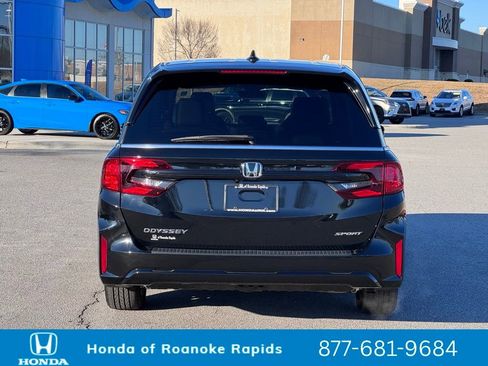 Used 2025 Honda Odyssey Sport-L image 5