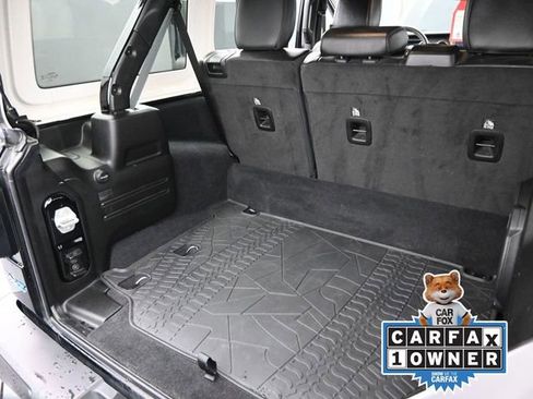 Used 2023 Jeep Wrangler Unlimited Sahara w/ Cold Weather Group image 21