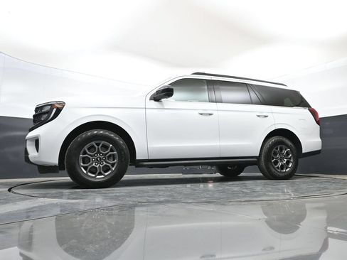 Used 2025 Ford Expedition Active AWD/4WD image 54