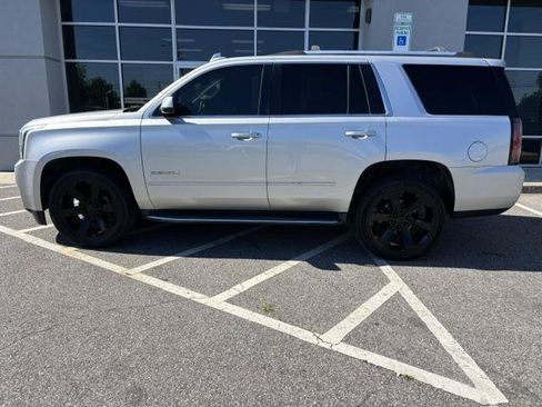 Used 2019 GMC Yukon Denali RWD image 1