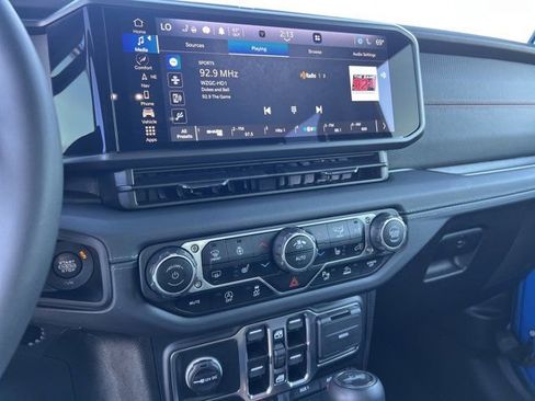 Used 2024 Jeep Wrangler Unlimited Rubicon image 36