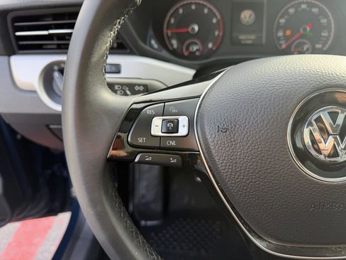 Used 2022 Volkswagen Passat 2.0T SE image 18