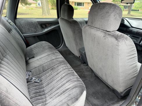 Used 1993 Pontiac Grand Prix LE FWD image 14