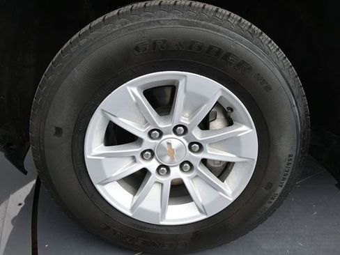 Used 2025 Chevrolet Silverado 1500 LT AWD/4WD image 25