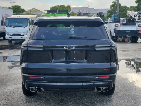 Used 2024 Chevrolet Traverse RS w/ LPO, Floor Liner Package FWD image 4