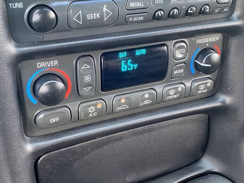 Used 2004 Chevrolet Corvette Convertible w/ Preferred Equipment Group image 24