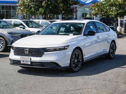 Used 2025 Honda Accord SE image 6