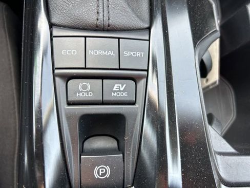 Used 2025 Toyota Camry LE image 15