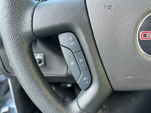 Used 2024 GMC Savana 2500 w/ Driver Convenience Package image 22