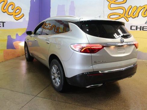 Used 2022 Buick Enclave Essence image 6