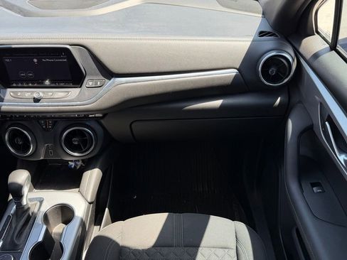 Used 2022 Chevrolet Blazer LT FWD image 12