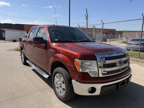 Used 2014 Ford F150 XLT w/ XLT Chrome Package image 3