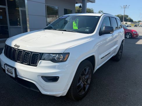 Certified 2021 Jeep Grand Cherokee Limited w/ Quick Order Package 28K 80th AWD/4WD image 3