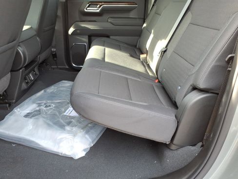 New 2026 GMC Sierra 1500 SLE image 11