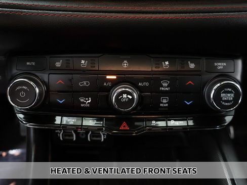 Used 2025 Dodge Durango R/T w/ Blacktop Package AWD/4WD image 8