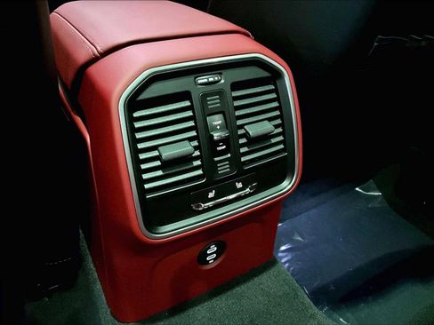 New 2026 Porsche Macan Turbo image 27