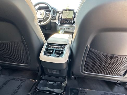 Used 2026 Volvo XC90 B6 Plus w/ Protection Package Premier AWD/4WD image 12
