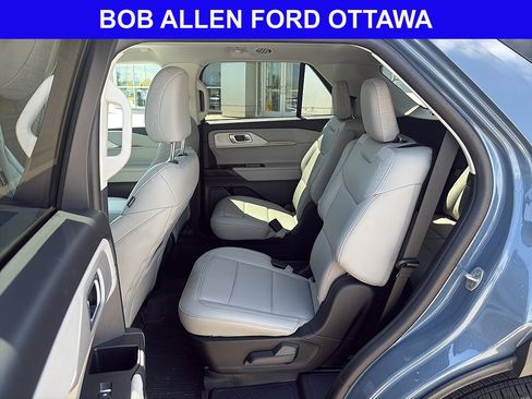 Used 2025 Ford Explorer Active w/ Active Comfort Package AWD/4WD image 12