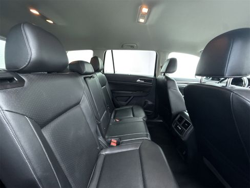 Used 2018 Volkswagen Atlas SE image 32