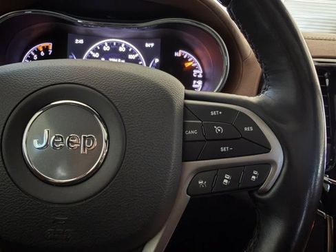 Used 2021 Jeep Grand Cherokee Overland AWD/4WD image 27