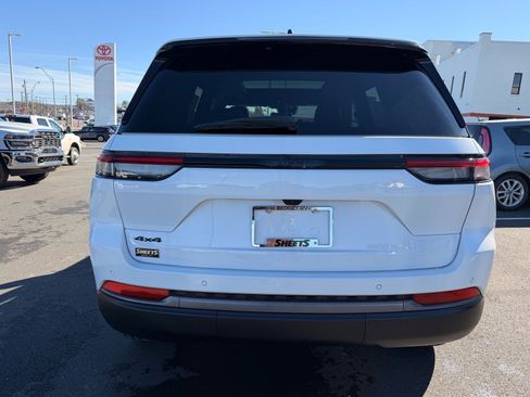 New 2026 Jeep Grand Cherokee Limited w/ Limited Altitude Package AWD/4WD image 5