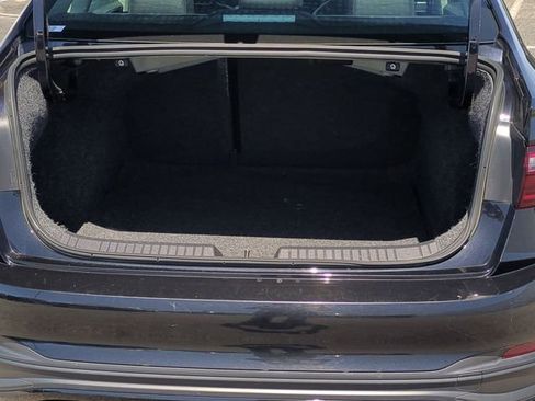 Used 2024 Volkswagen Jetta SE FWD image 29