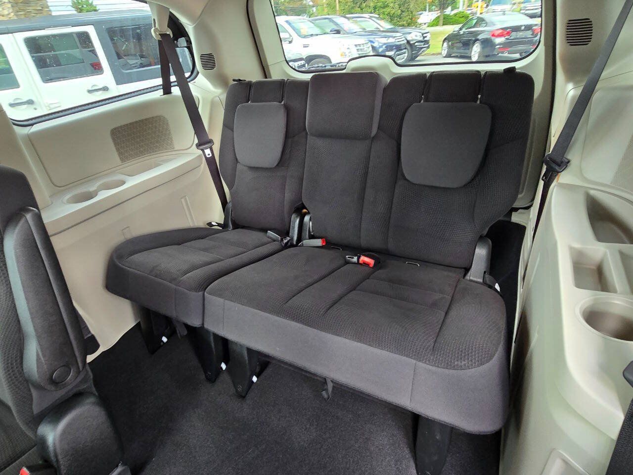Used 2018 Dodge Grand Caravan SE w/ UConnect Hands-Free Group FWD image 21