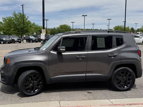 Used 2018 Jeep Renegade Altitude w/ UConnect 8.4 Nav Group AWD/4WD image 5