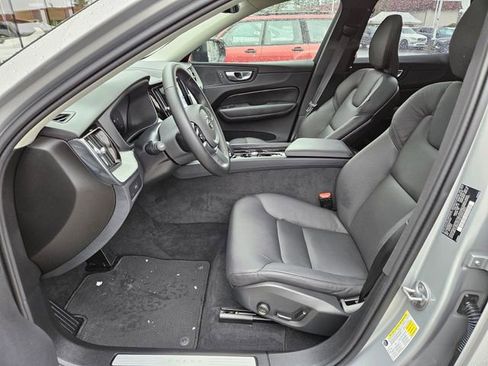 Certified 2025 Volvo XC60 B5 Plus image 12