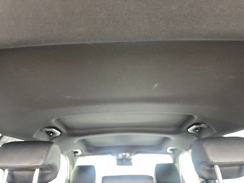 Used 2025 Mercedes-Benz GLB 250 4MATIC image 70
