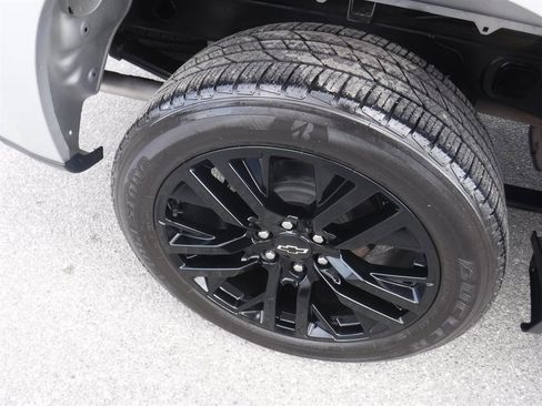 Used 2022 Chevrolet Silverado 1500 LT w/ Z71 Off-Road Package image 4